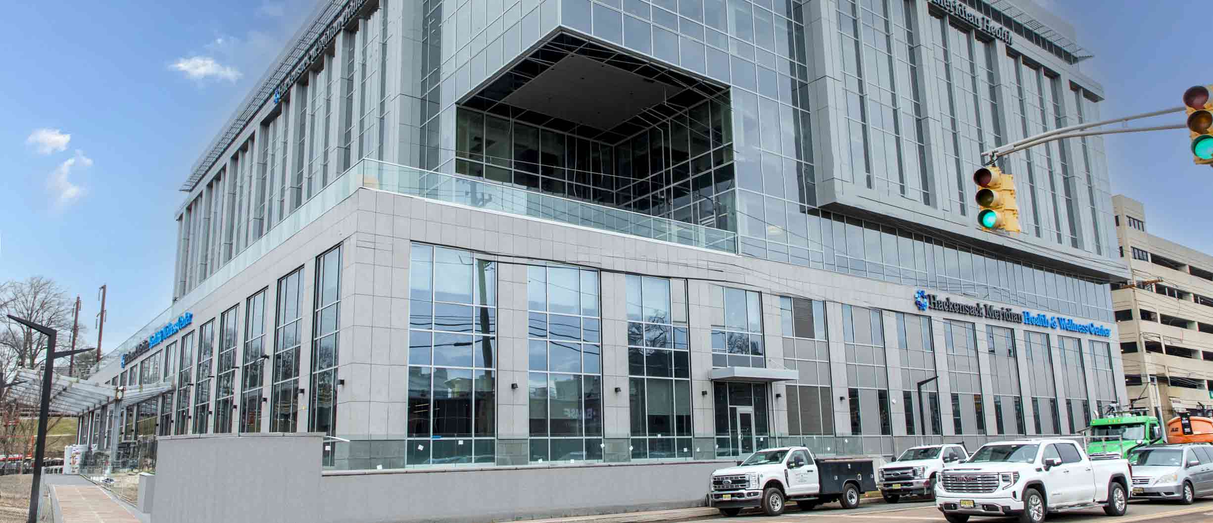 Exterior of HMH Metropark Wellness Center