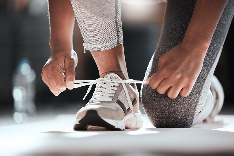 How Can Sneakers Help Relieve Foot Pain?