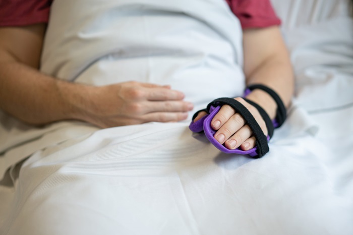 Should You Wear a Hand Brace to Bed?
